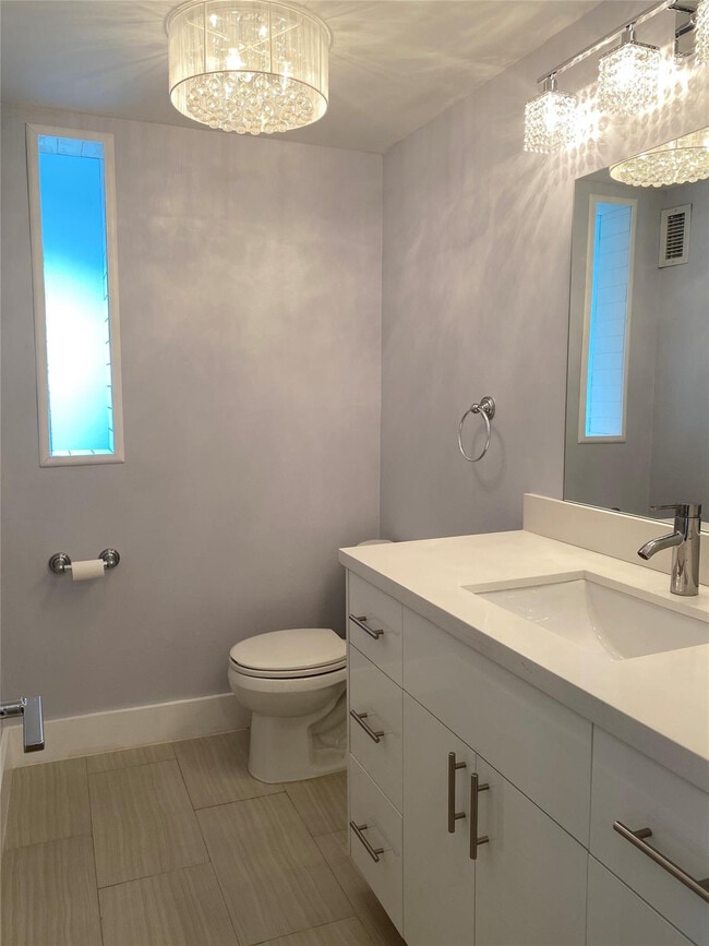 Building Photo - 619 Orton Ave