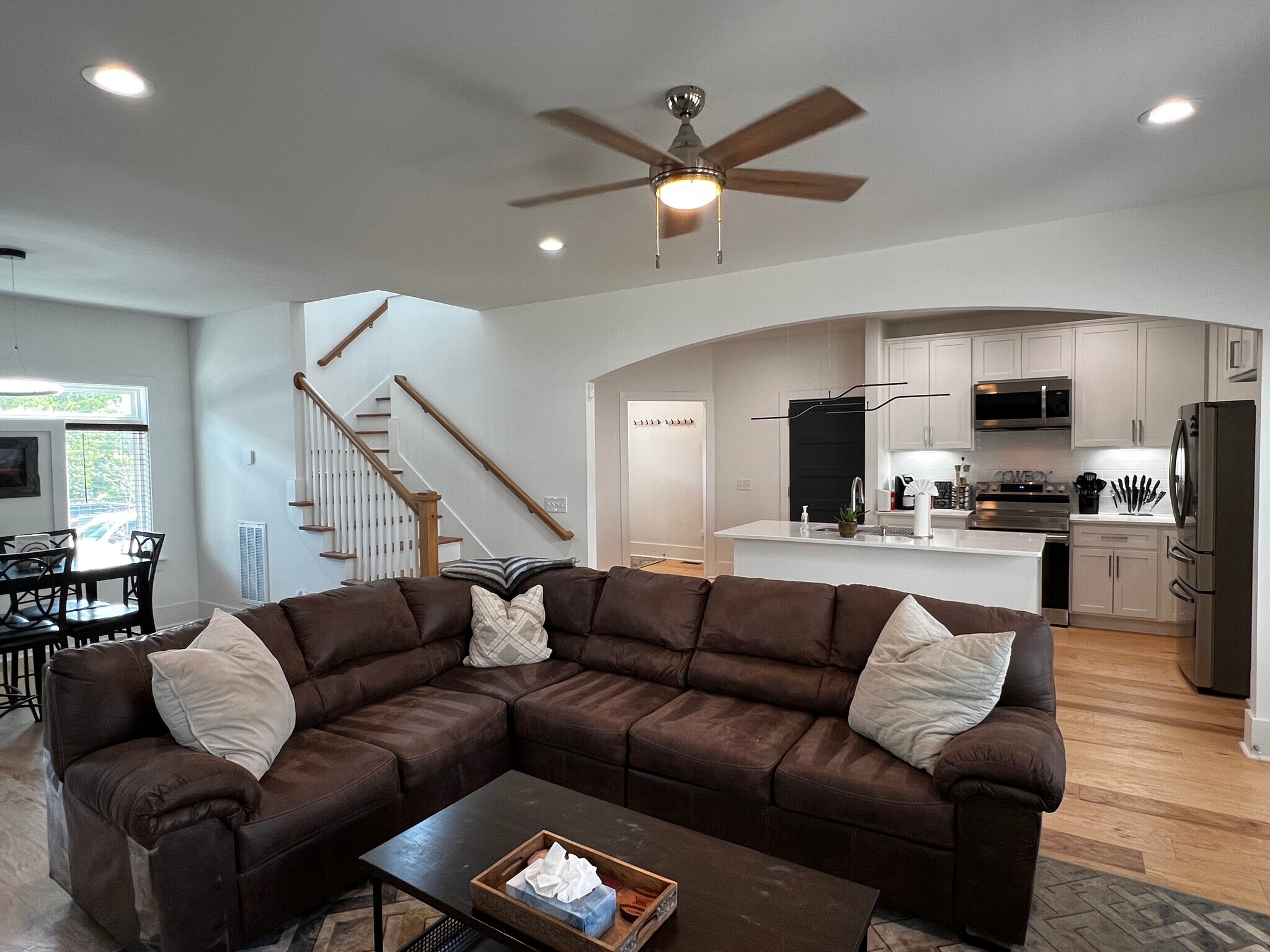 Building Photo - 1072 Zophi St