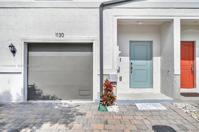 Building Photo - 1130 SW 6th Ct