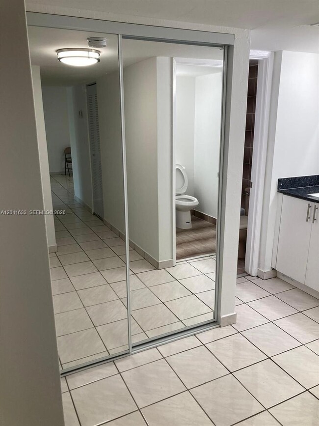 Building Photo - 210 Fontainebleau Blvd