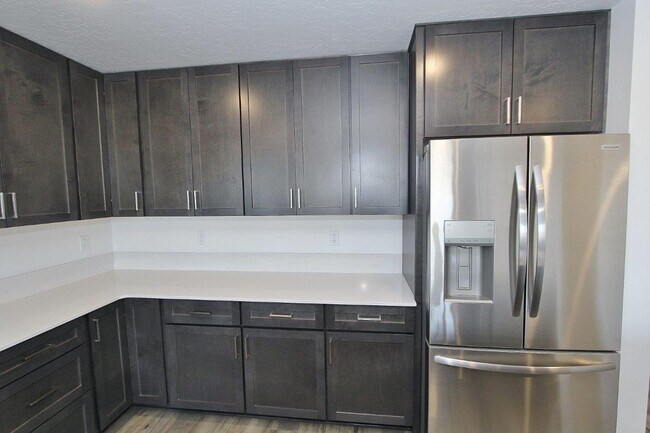 Building Photo - Immaculate Single-Level Home