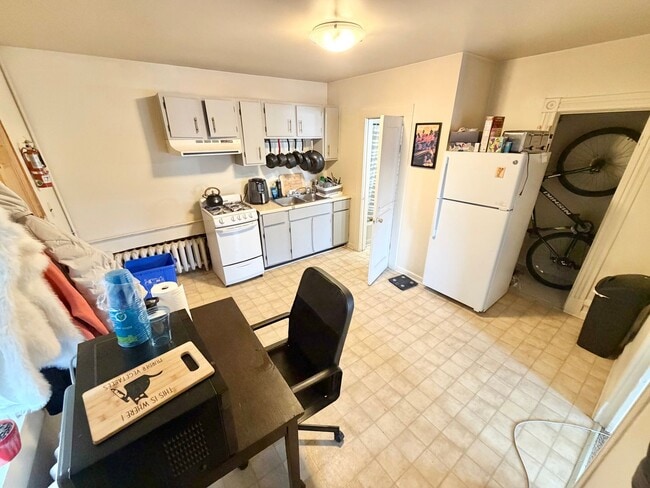 Building Photo - 168 N Winooski Ave