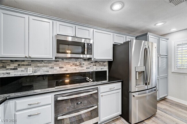 Building Photo - 11850 Tevare Ln