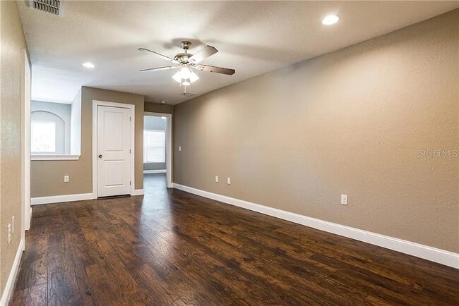 Building Photo - 2015 Lunn Landings Dr