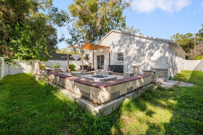 Building Photo - Fully Furnished 3BR/2BA Clearwater Home – ...