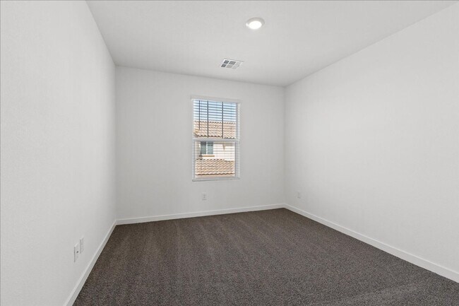 Building Photo - 900 Rosy Starling St