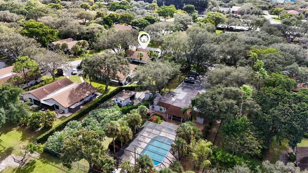 Building Photo - 3937 Arelia Dr N