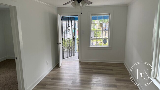 Building Photo - RATE DROP ALERT! (was $1600/month)