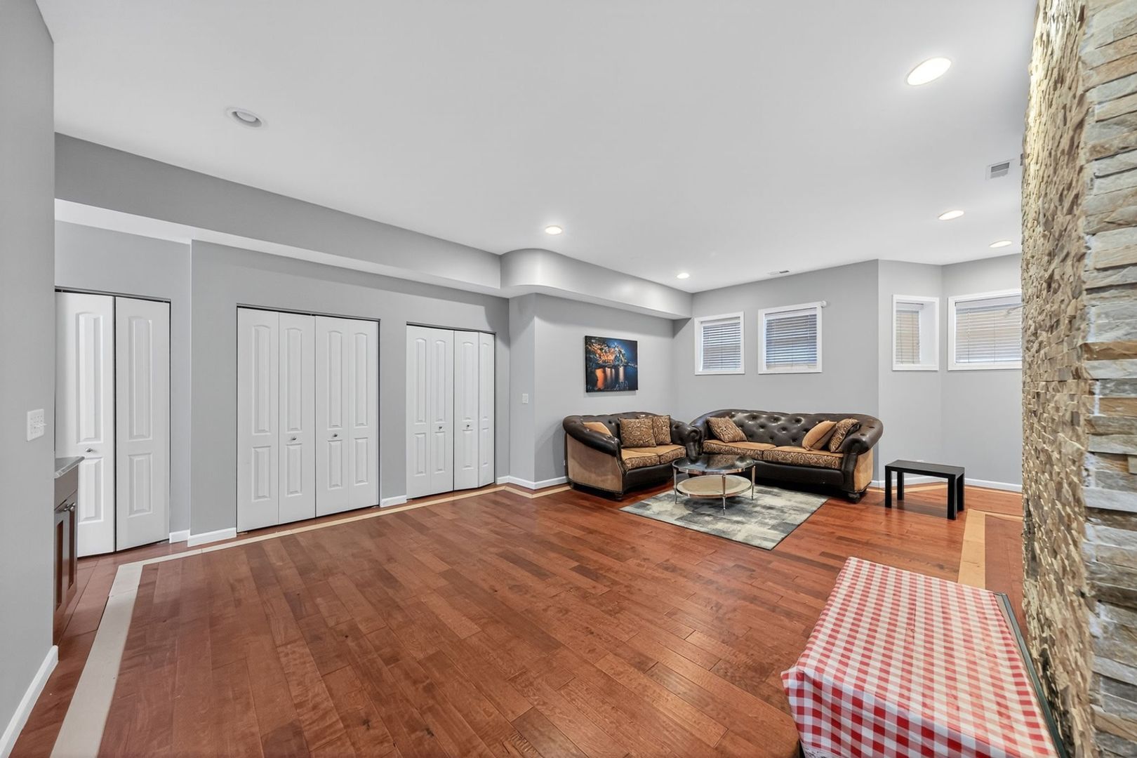 Building Photo - 4956 S Champlain Ave