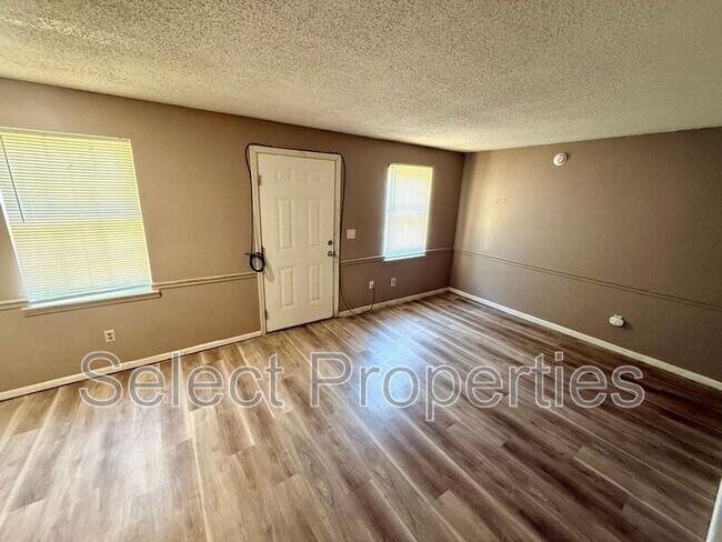 Building Photo - 2011 Stonemill Dr