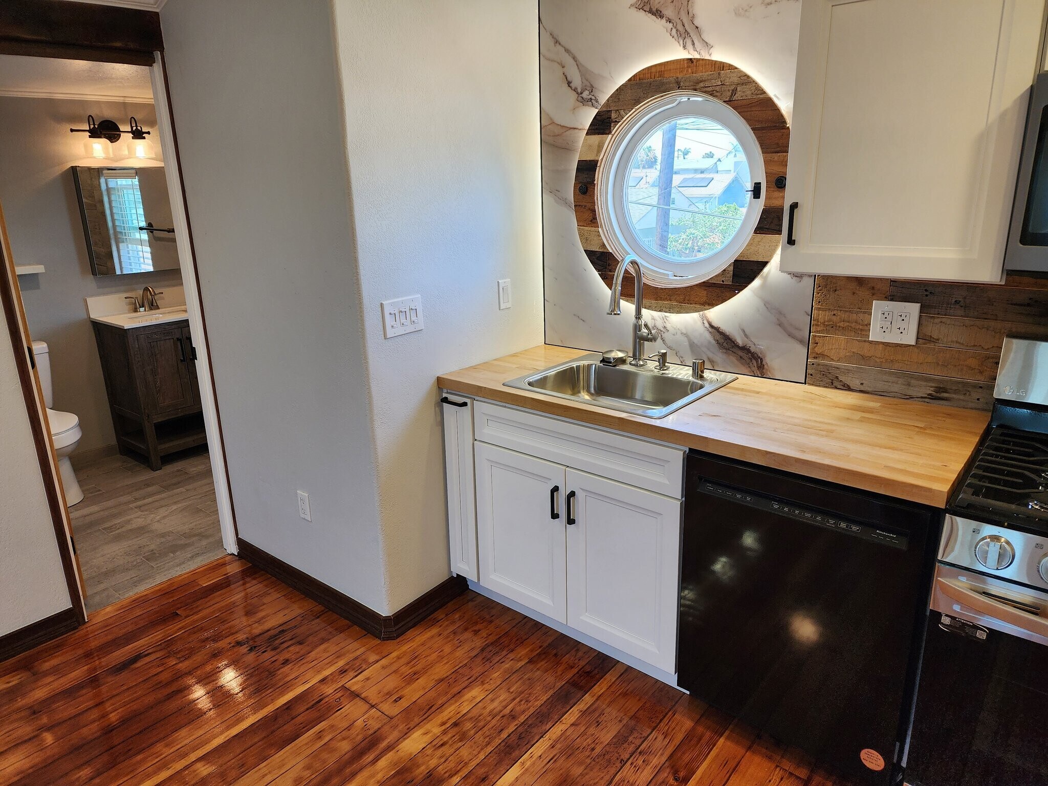 Building Photo - 3684 43rd St