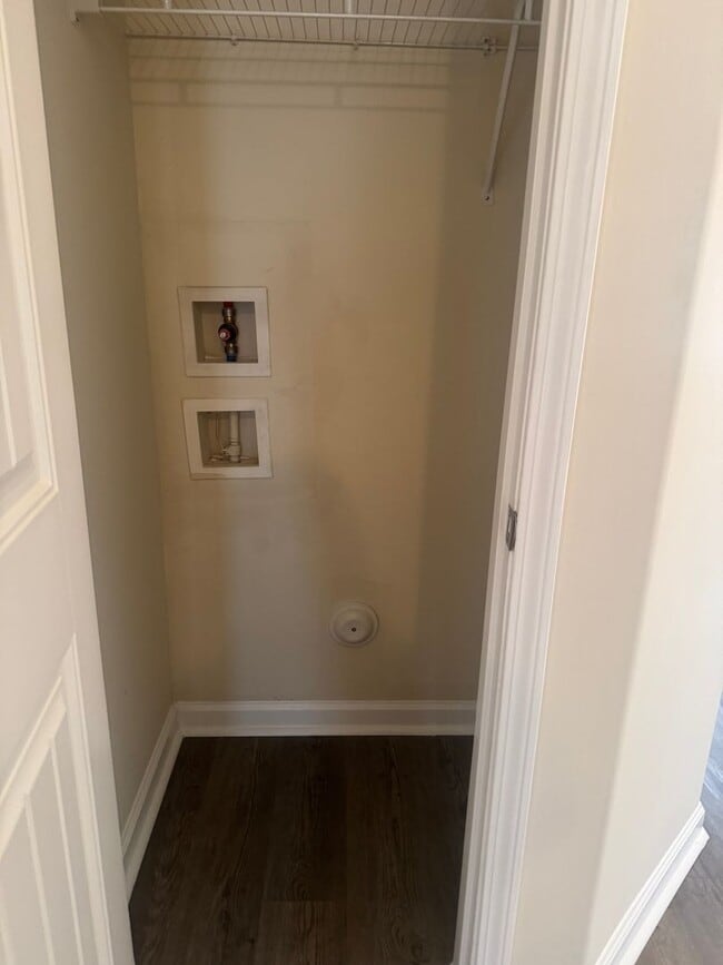 Building Photo - Charming 4br/2.5ba in SE Raleigh, Avail Now!