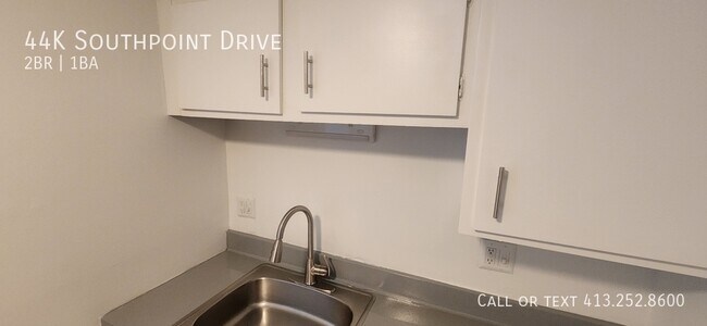 Building Photo - 44 Southpoint Dr