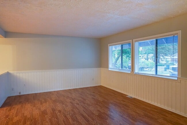Building Photo - 4 Bedroom home tucked away in Hayden