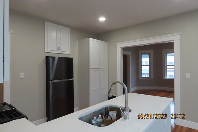 Building Photo - 20 Crowell St