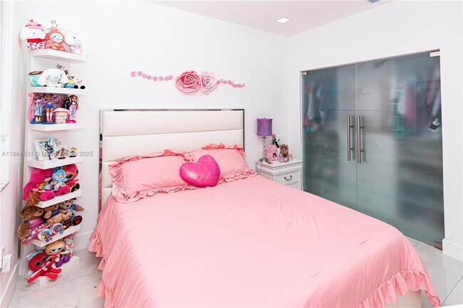 Building Photo - 8740 NW 153rd Terrace