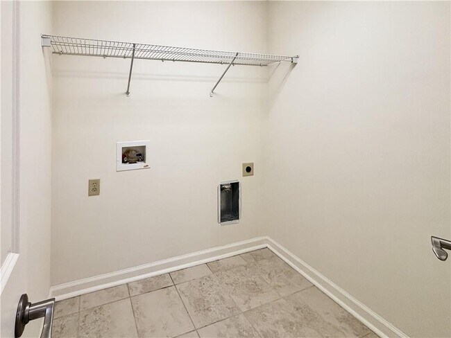 Building Photo - 2950 Mt Wilkinson Pkwy SE