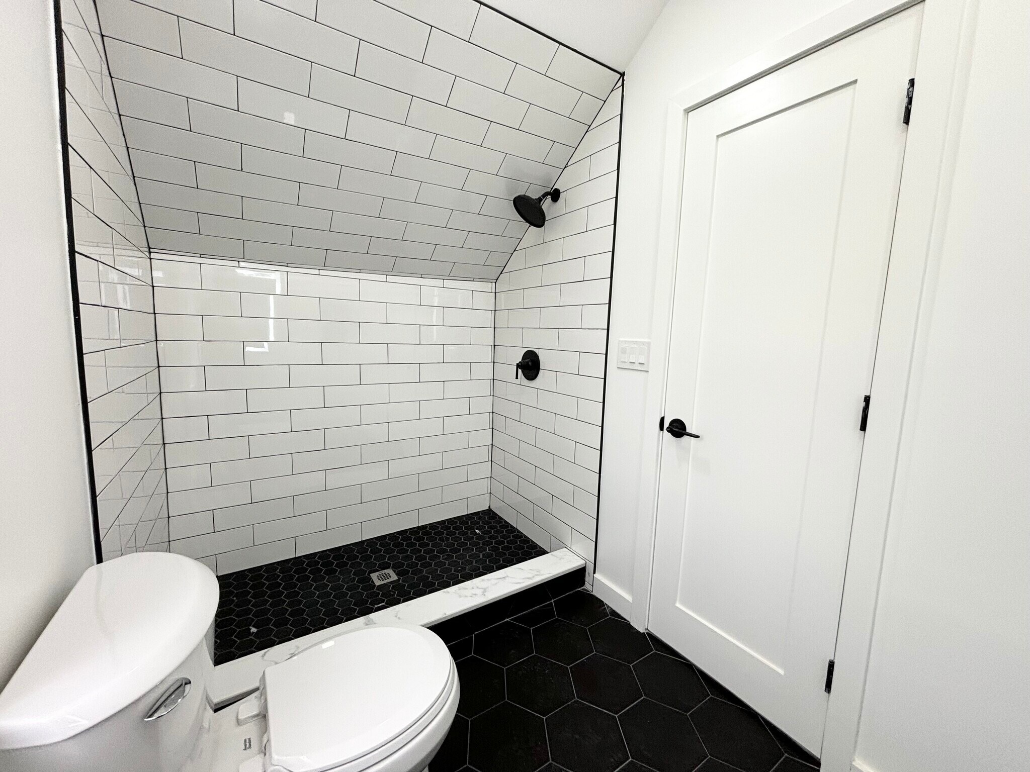 Building Photo - 165 W Main St