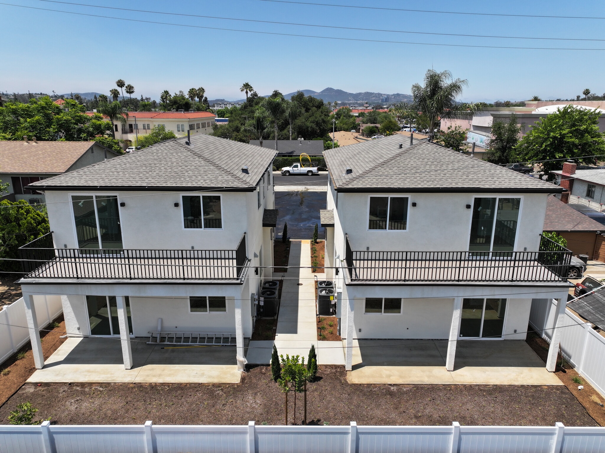 Building Photo - 630 N Juniper St