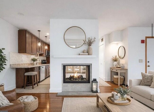 Building Photo - 1717 Green St