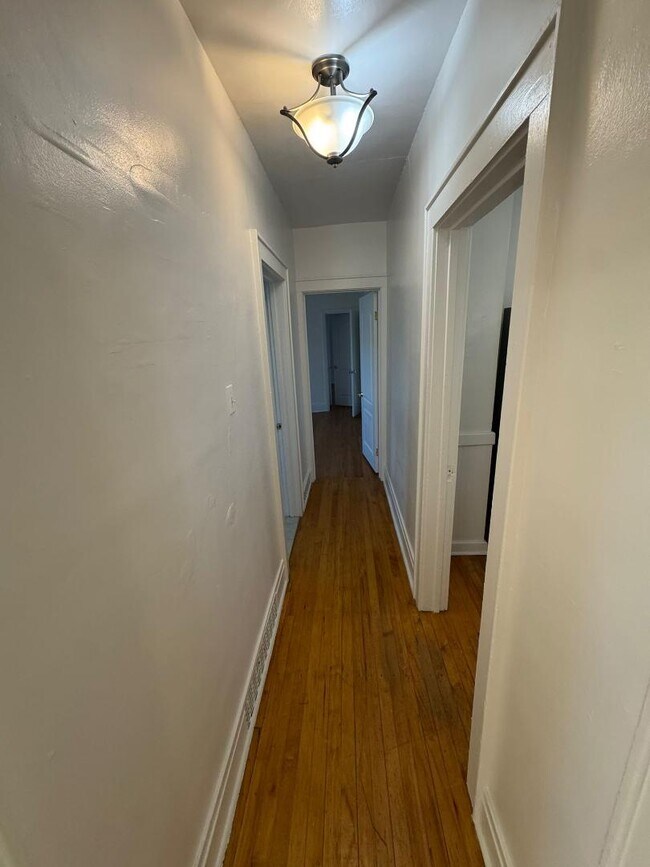Building Photo - 258 Hickok Ave