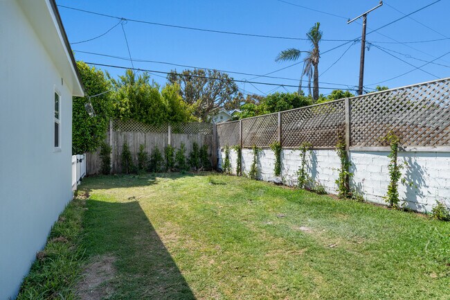 Building Photo - 616 Marine Ave