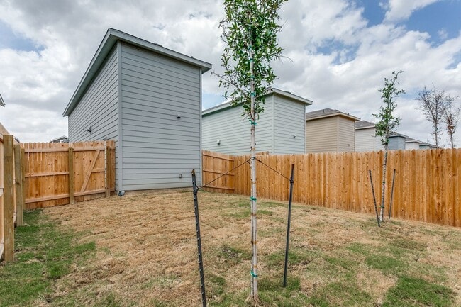 Building Photo - Brand-New 2BR Home w/ Loft, Private Yard & Internet Included Near Randolph AFB