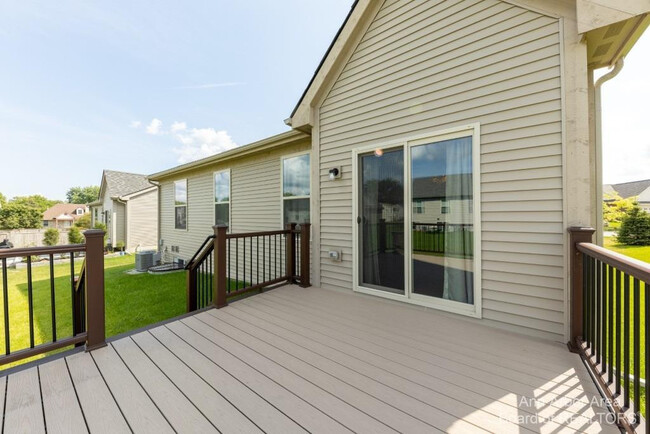 Building Photo - 8389 Ardmoor Dr