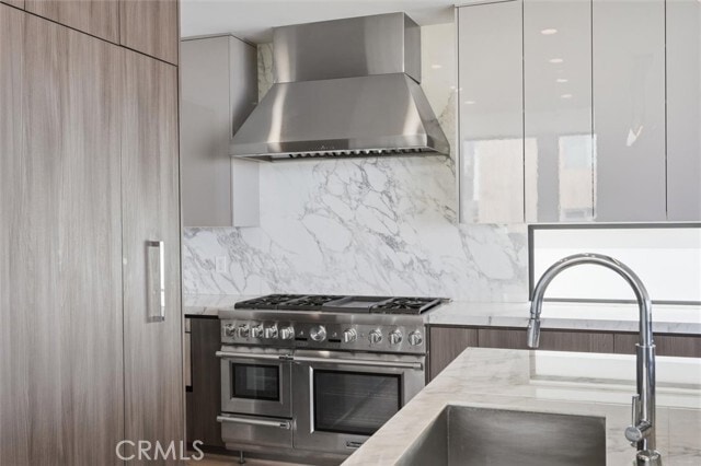 Building Photo - 300 25th St