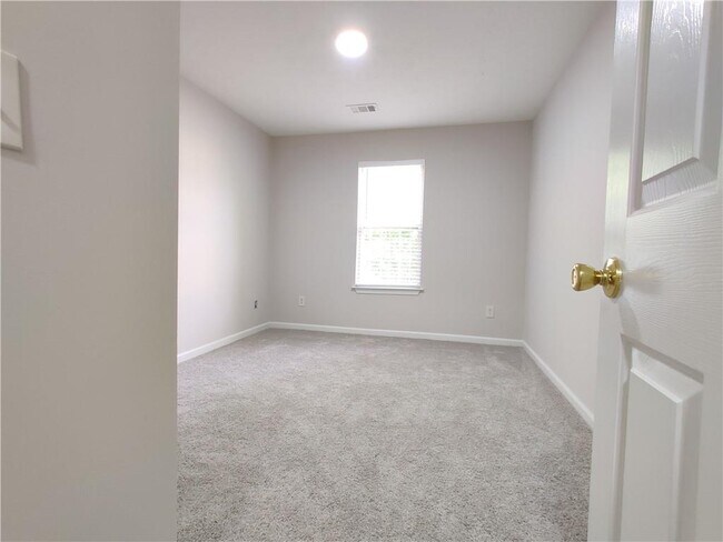 Building Photo - 2740 Waverly Hills Dr