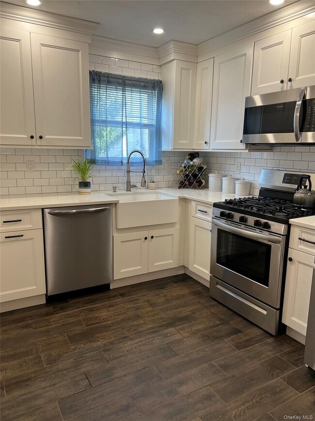 Building Photo - 72 2nd Ave