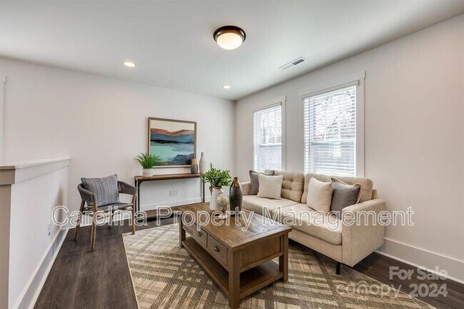Building Photo - 1233 Eastway Dr