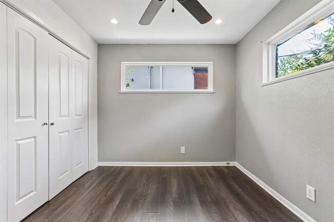 Building Photo - 4523 Avenue H
