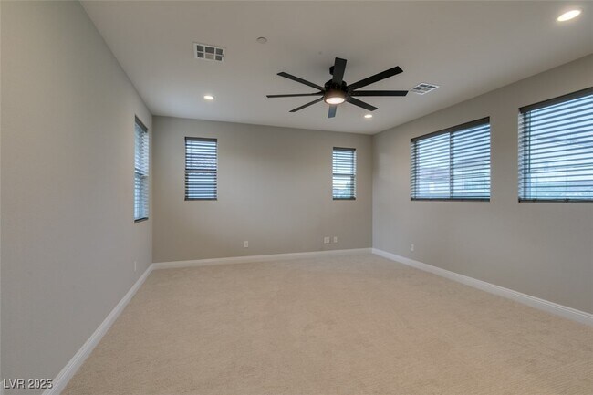 Building Photo - 2566 Speyburn Ave