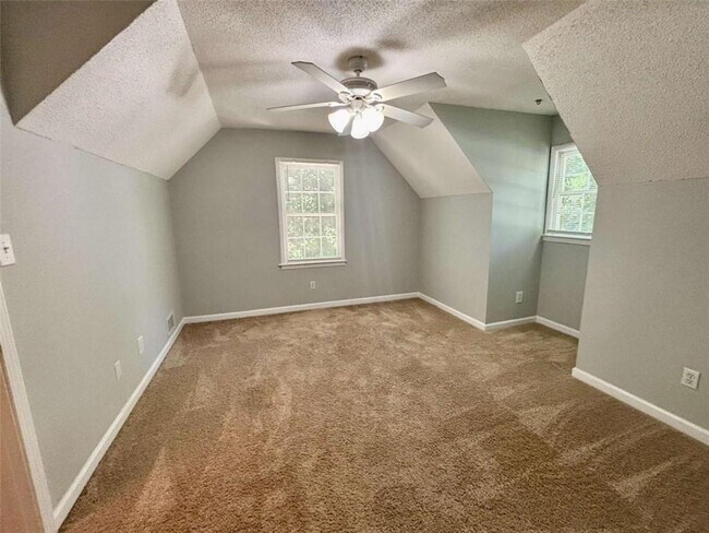 Building Photo - 665 Gregory Manor Dr SW