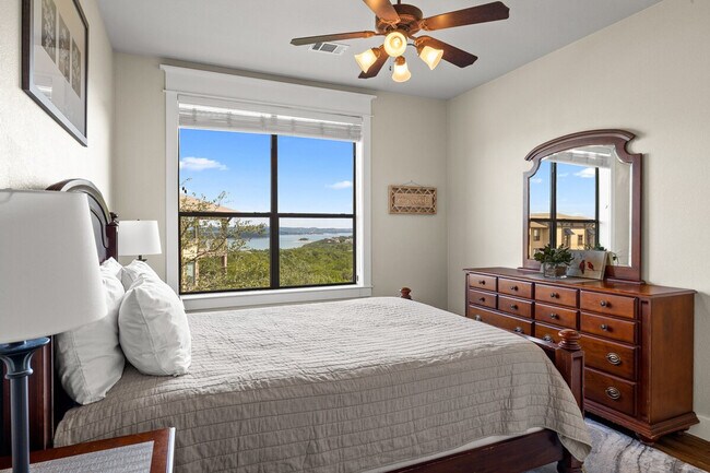 Building Photo - 18004 Edgewood Way