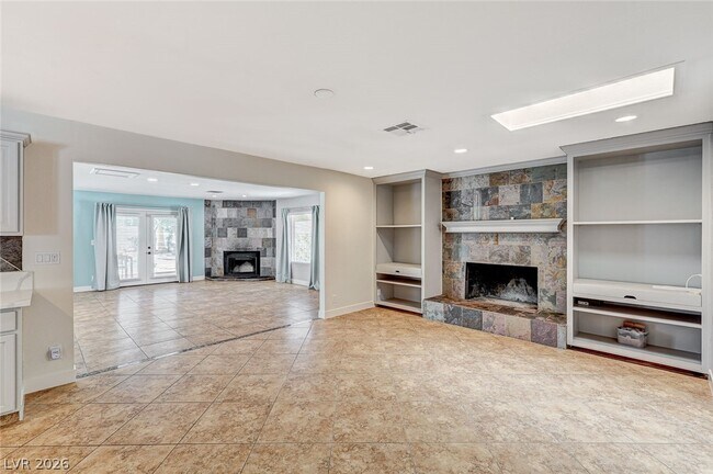Building Photo - 4153 Woodcrest Rd