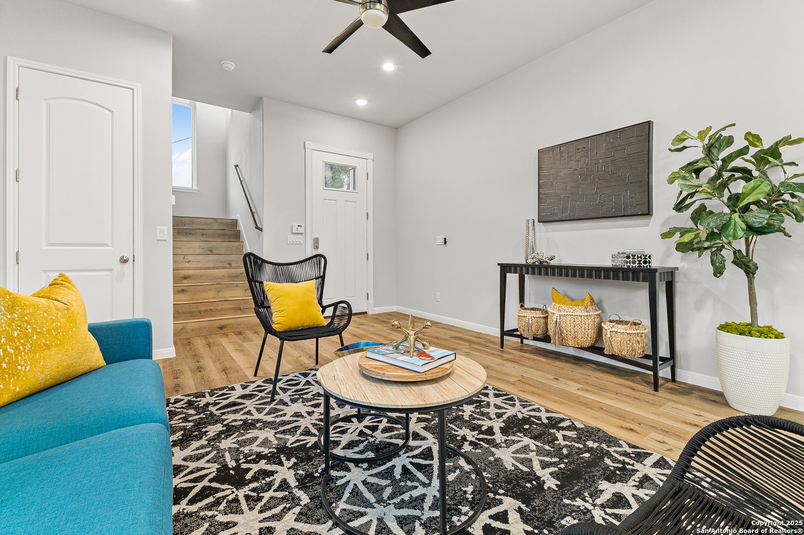 Living Area - 505 Linden Ave