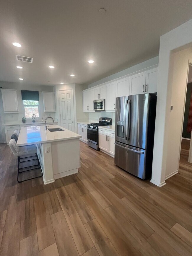 Building Photo - Beautiful Single-Family Home in Terramor