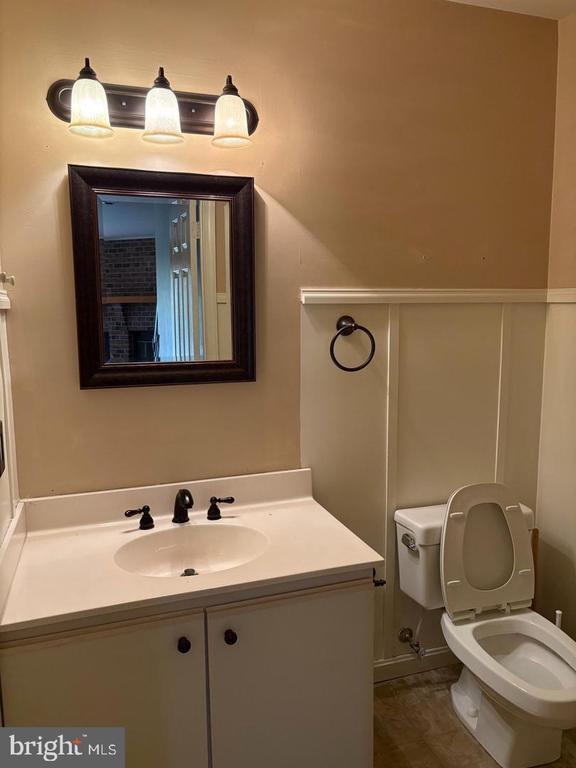 Building Photo - 178 English Run Cir