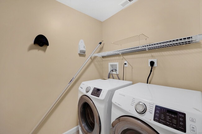 Building Photo - 32 Bay Hill Dr