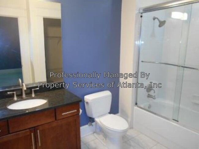 Building Photo - 943 N Ormewood Park Dr SE