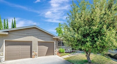 Building Photo - Vasona Court 625-627