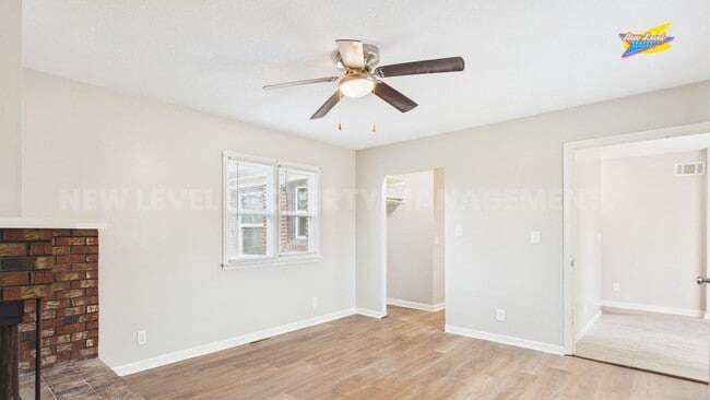 Building Photo - 886 S Fabrique Dr