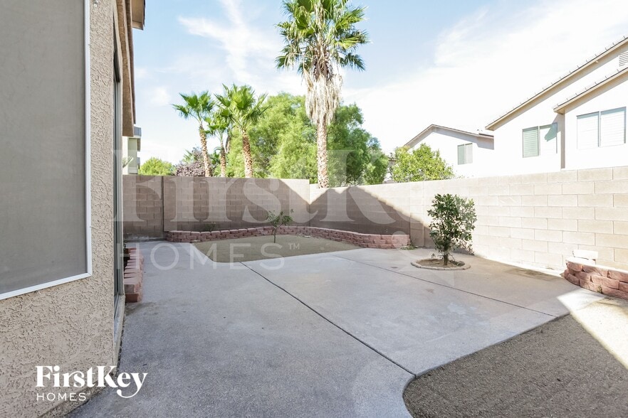 Building Photo - 9100 Little Horse Ave