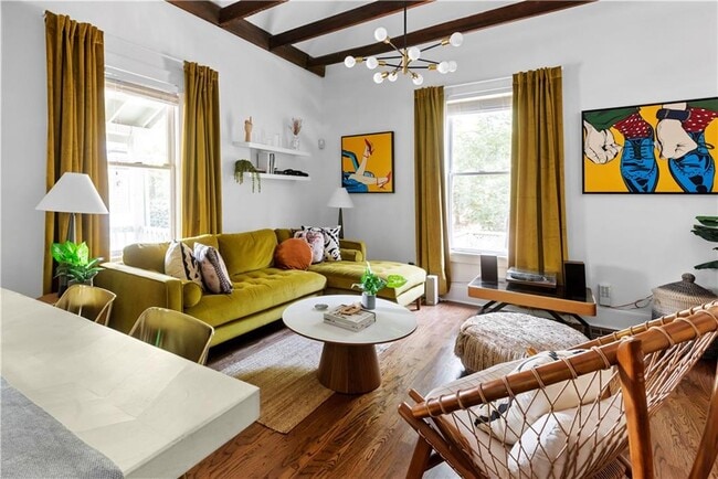 Building Photo - 720 Mollie St SE