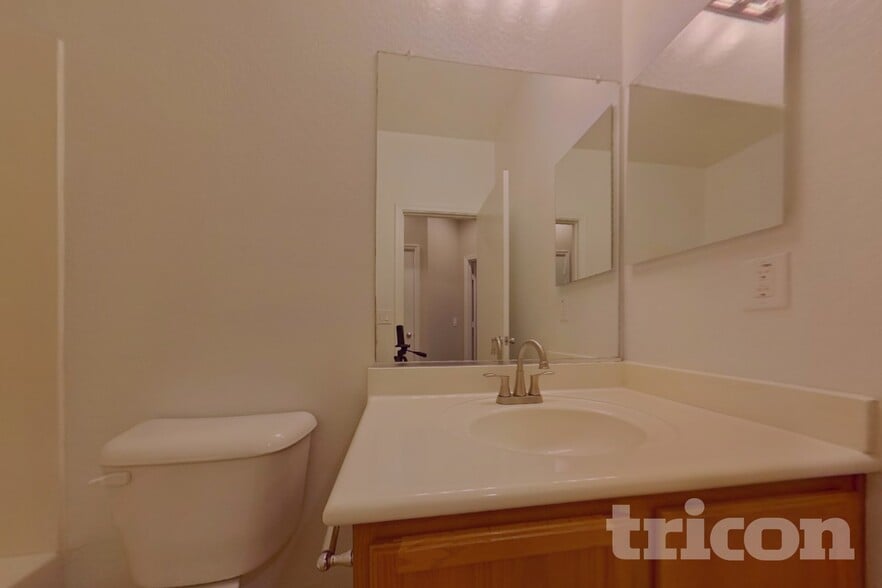 Building Photo - 1689 S 235th Dr