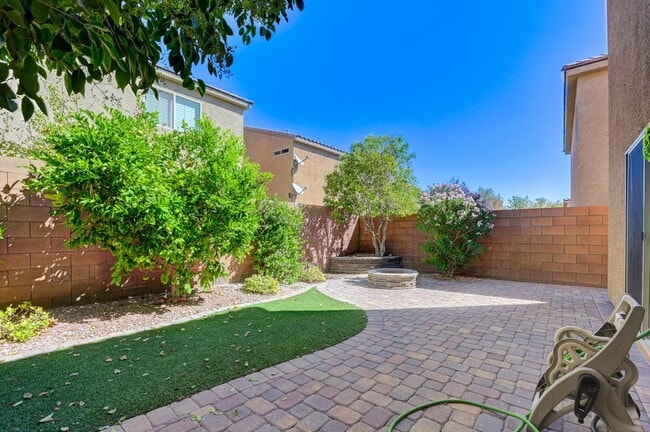 Building Photo - House For Rent! 4 beds, 3 baths Community ...