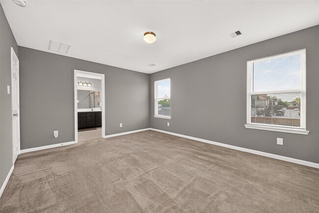 Building Photo - 8932 Hollister Commons Ln