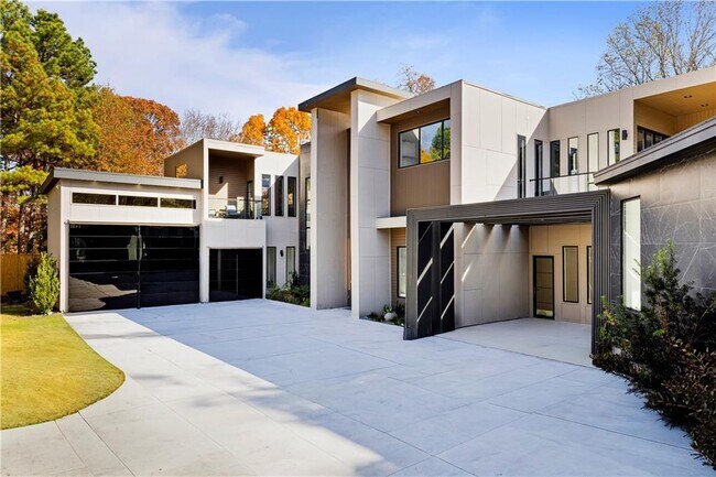 Building Photo - 3600 Lower Roswell Rd